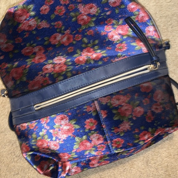 Floral Backpack - Picture 5 of 8